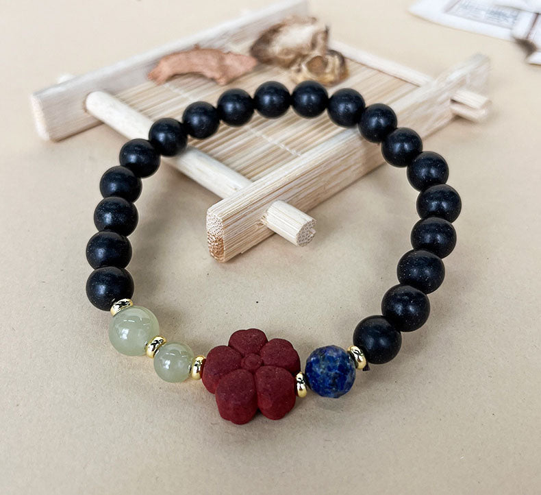 Xijiwan Ancient Court Herbal Incense Bead Bracelet with Delicate Plum Blossom Accent, Wearable Oriental Aromatherapy Bracelet Stress Relief Long Lasting Scented Jewelry Gift for Women